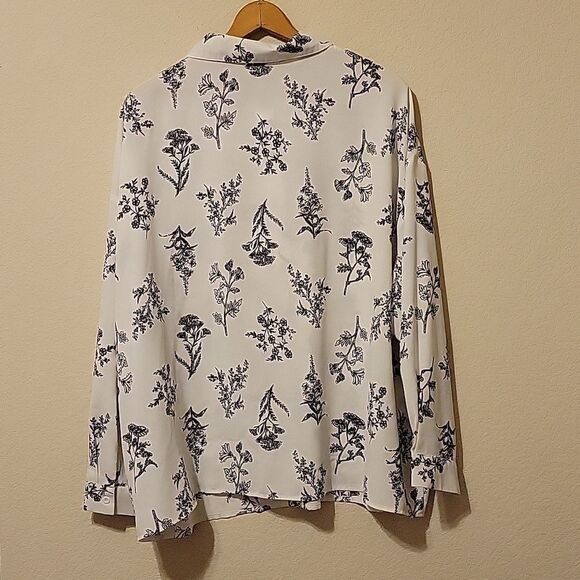 Shein Curve white floral design long sleeve blouse Size 4XL - Picture 3 of 4